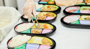 お弁当の調理、盛付、調理補助のイメージ